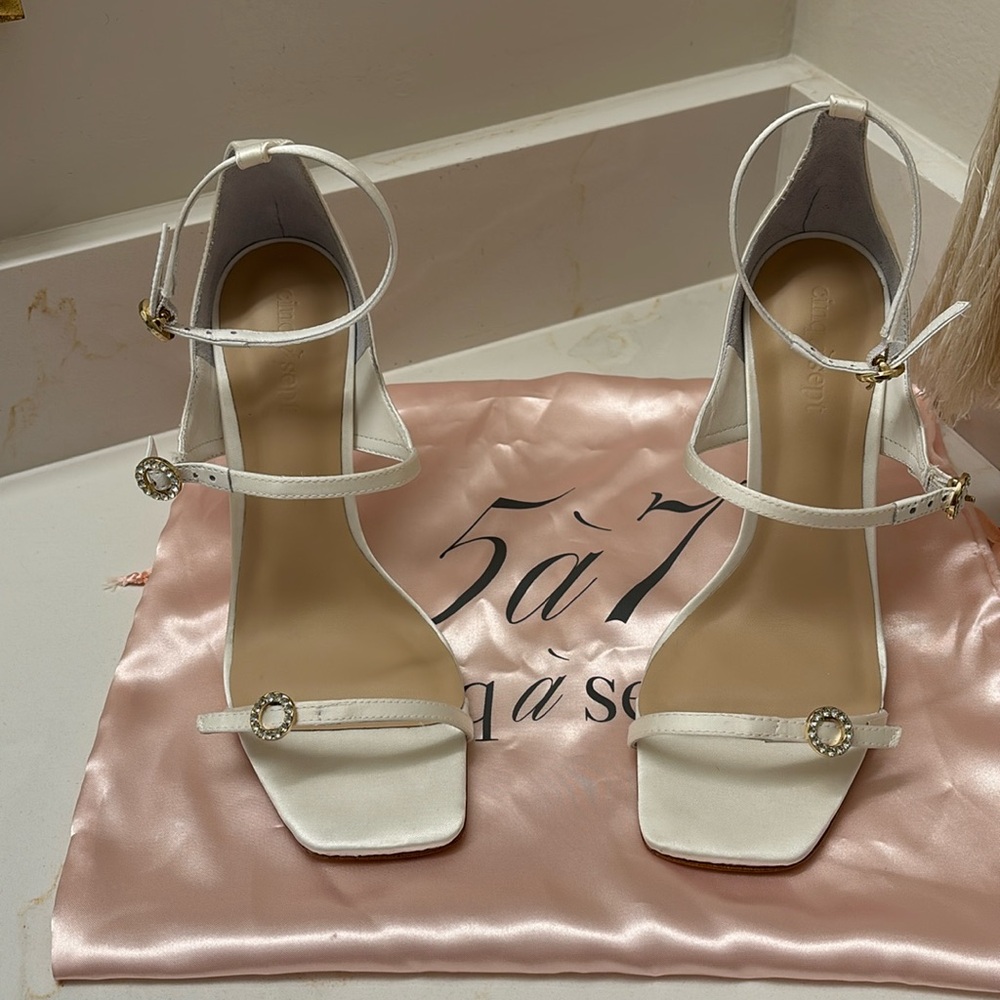 NWOT Cinq a sept Celeste satin heeled sandals size 8 - Picture 3 of 10
